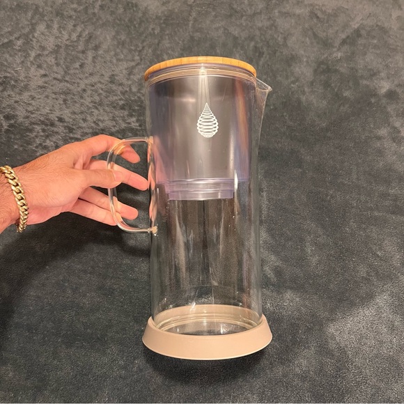 Invigorated Water pH restore glass alkaline water filter pitcher with Bamboo Lid - Picture 2 of 10